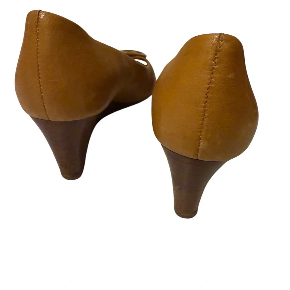 Tory Burch Brown 
Tory Burch Tan Leather Sally Peep Toe Wedge
Pumps Size 38 - Picture 9 of 10